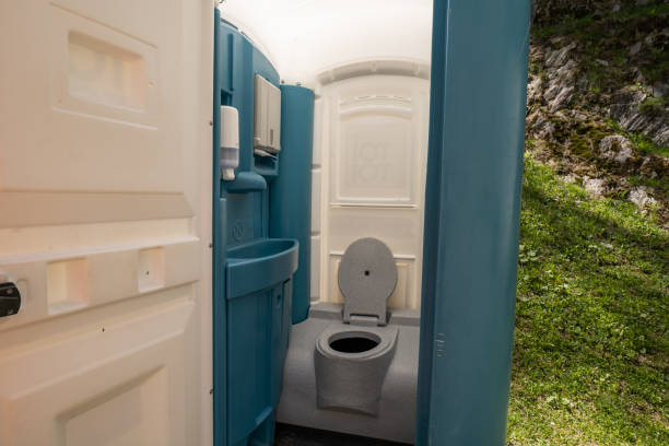 Best Affordable porta potty rental  in Luxemburg, WI