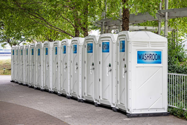 Best Portable bathroom rental  in Luxemburg, WI